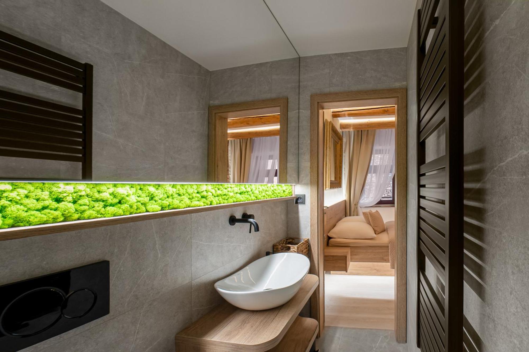 White Wolf Boutique Apartments ออลอโมตซ์ ภายนอก รูปภาพ