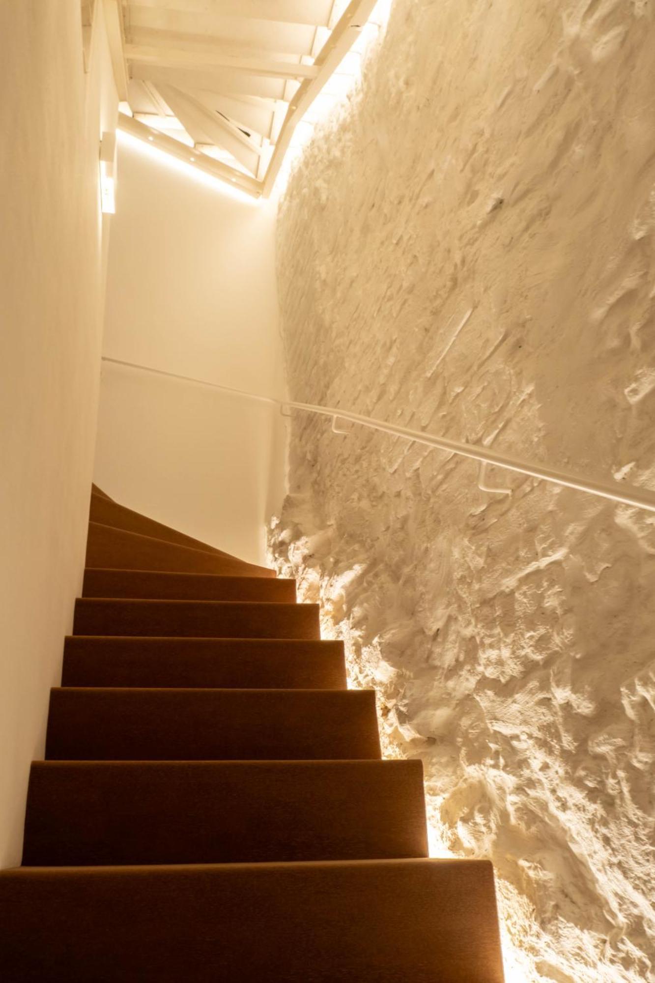 White Wolf Boutique Apartments ออลอโมตซ์ ภายนอก รูปภาพ